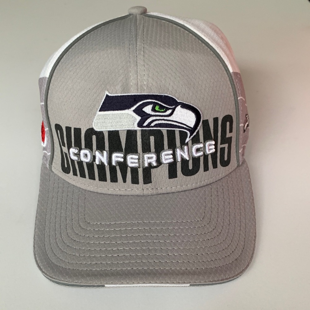 New Era Gray and White Conference Champions Hat - 2014 vintage Super Bowl Hat